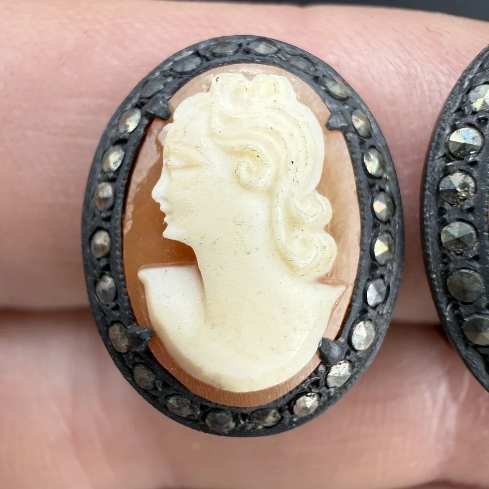 Vintage Cameo Clip On Earrings‎ Silver Tone